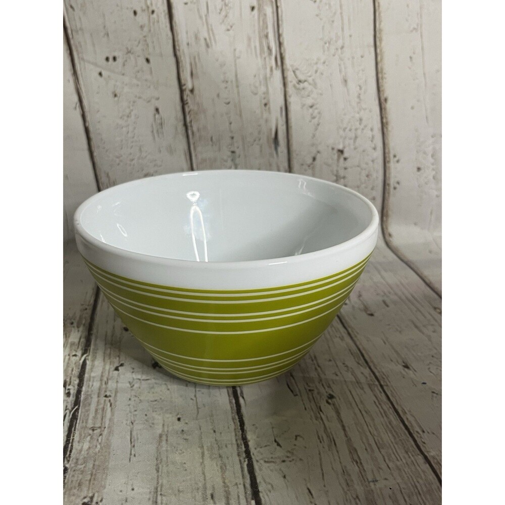 Vintage Charm Inspired by Pyrex Mixing Bowl Green Stripes - 3 Cups - 0.7 Liters
